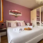 アパート - La Rondine 2 Bedrooms And Parking アレッツォ
