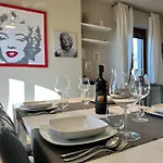 アパート - La Rondine 2 Bedrooms And Parking *