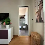 アパート - La Rondine 2 Bedrooms And Parking *