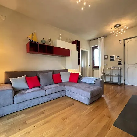 アパート - La Rondine 2 Bedrooms And Parking *