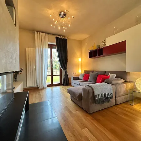 - La Rondine 2 Bedrooms And Parking アパート *
