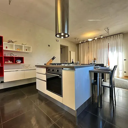 アパート - La Rondine 2 Bedrooms And Parking *